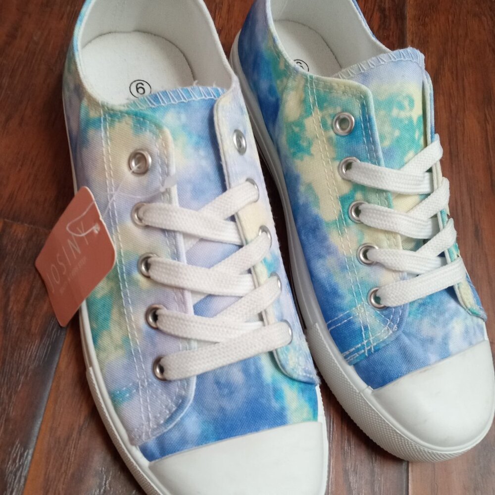 Josiny Size 6 Women’s Tie Dye Shoes NWT
